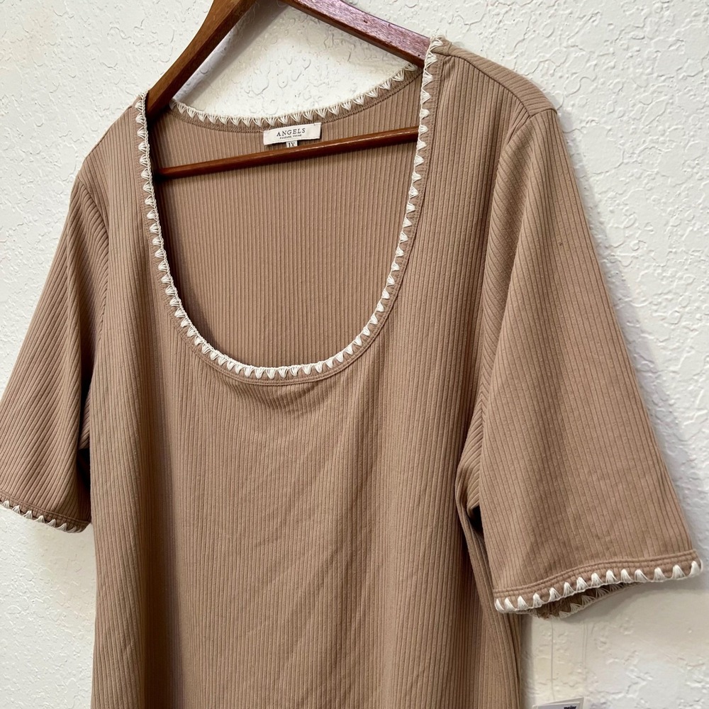 Angels Forever Young Womens Knit Top Tan Ribbed Scoop Neck Embroidered Trim 1X
